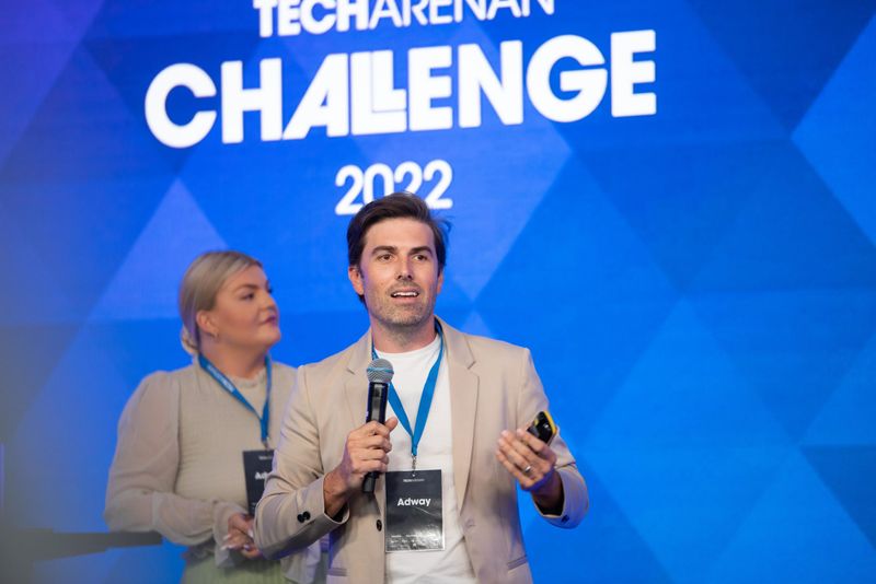 Adrian McDonald, vd och Sara Dalsfelt, Head of Brand & Community på Adway vid finalen av Techarenan Challenge 2022.