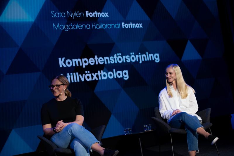 Sara Nylén och Magdalena Hallbrandt från Fortnox i ett Knowledge Track om att klara kompetensförsörjningen i tillväxtbolag vid eventet Techarenan Entrepreneur's Convention. Foto: Tommy Fondelius.